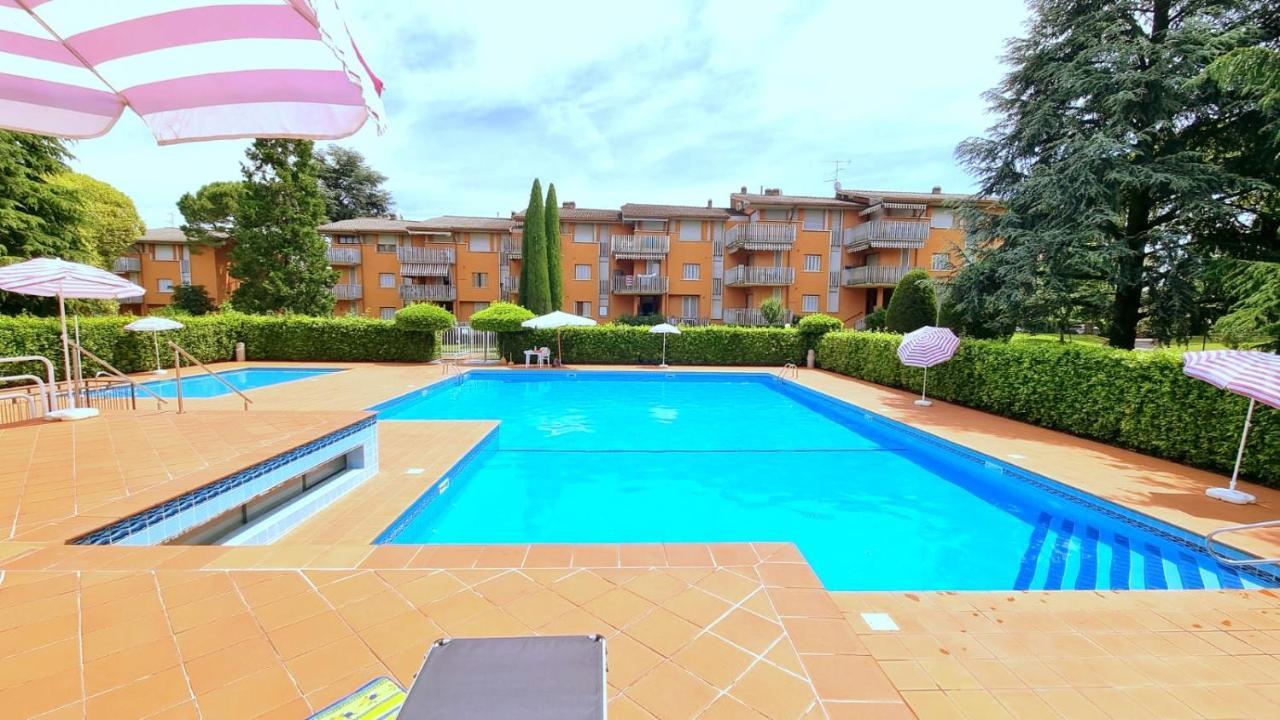 Appartamento Peschiera Peschiera del Garda Camera foto