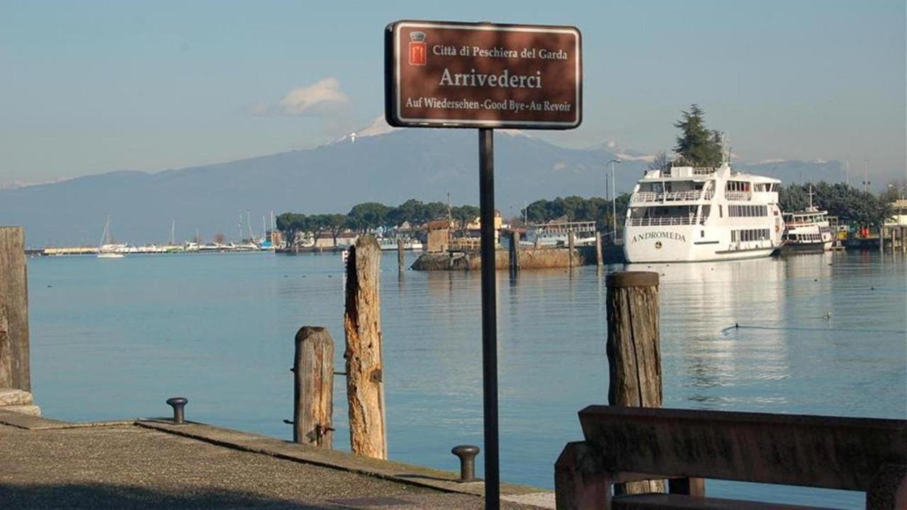 Appartamento Peschiera Peschiera del Garda Esterno foto